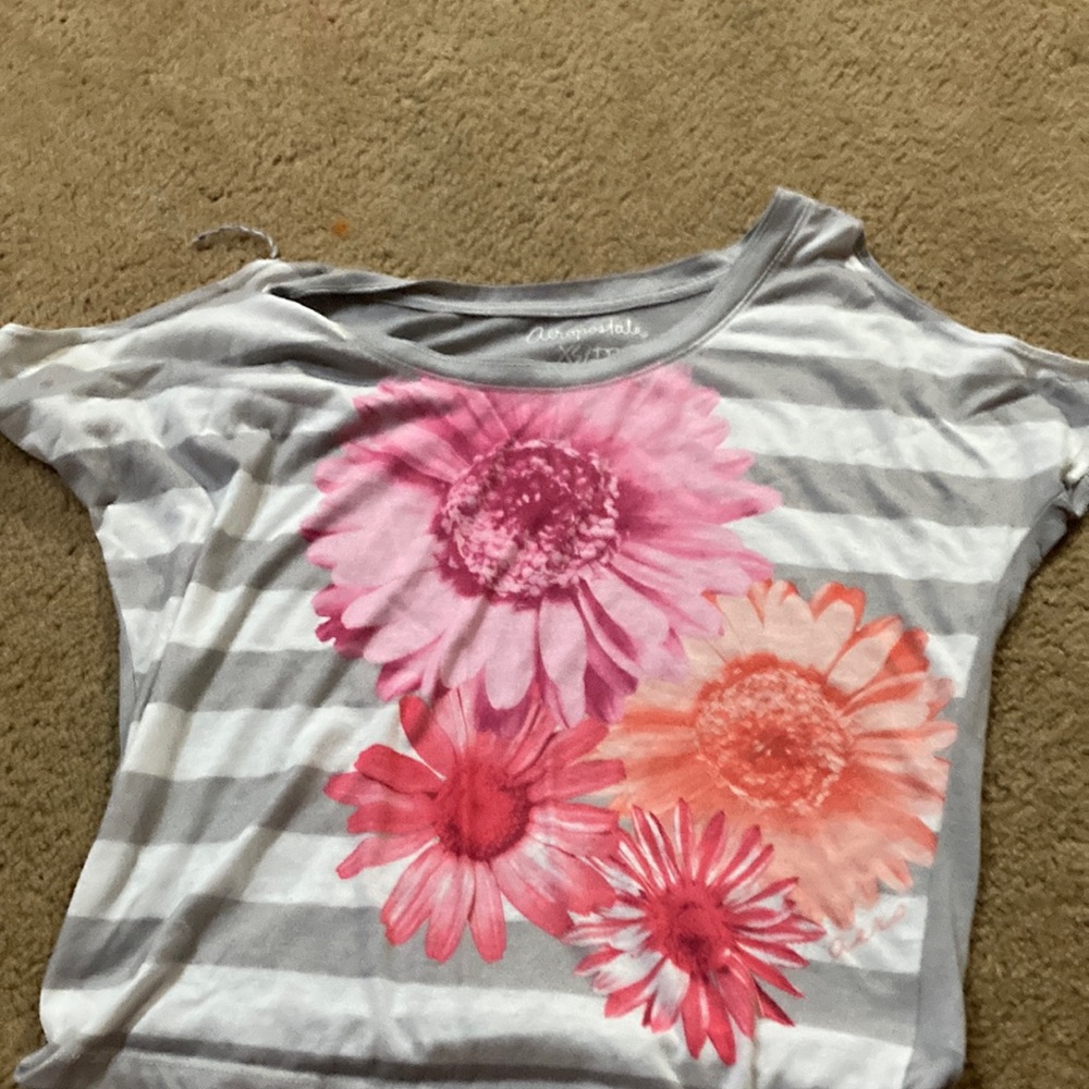 Hey I’m selling cute flower shirt from Aeropostale